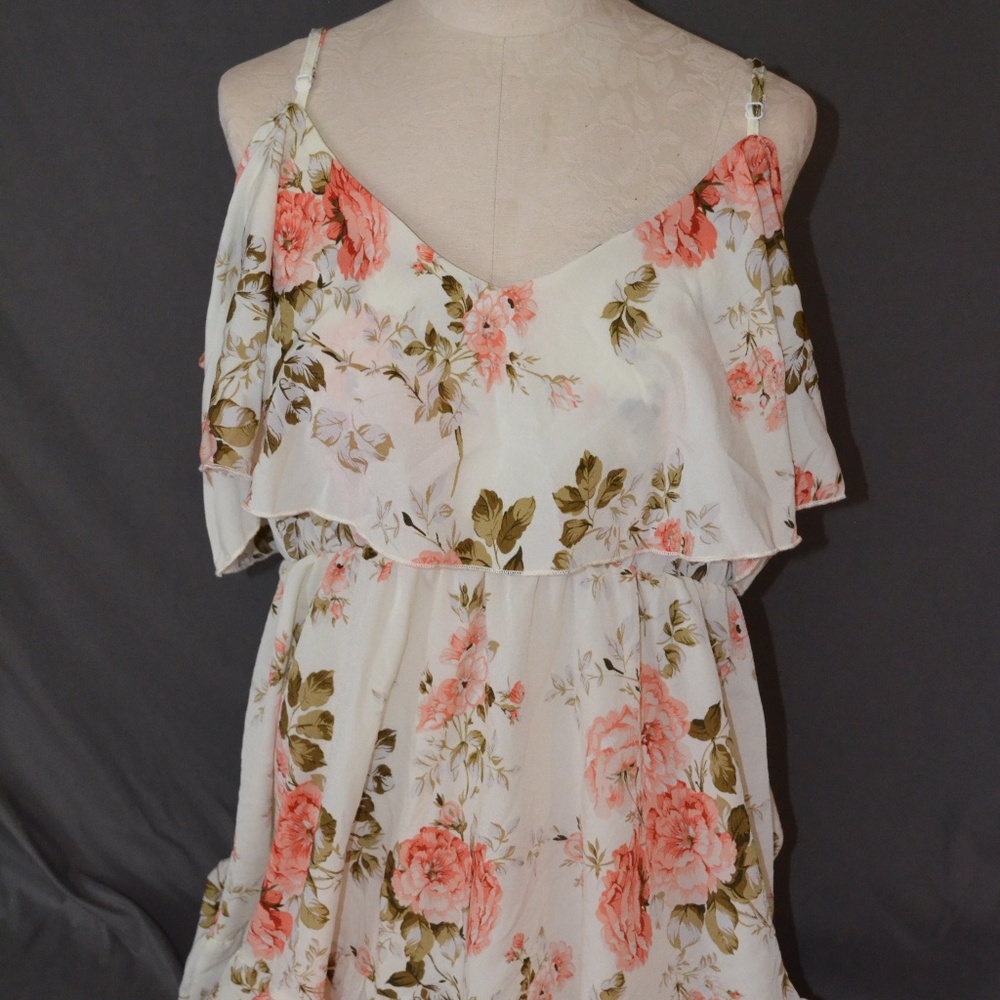 Shein : Elegant Off-Shoulder Floral Print A-Line Mini Dress